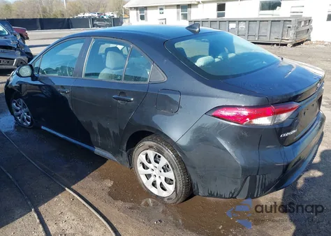 2021 Toyota Corolla Le z USA, uszkodzony, nr VIN 5YFEPMAE5MP190845